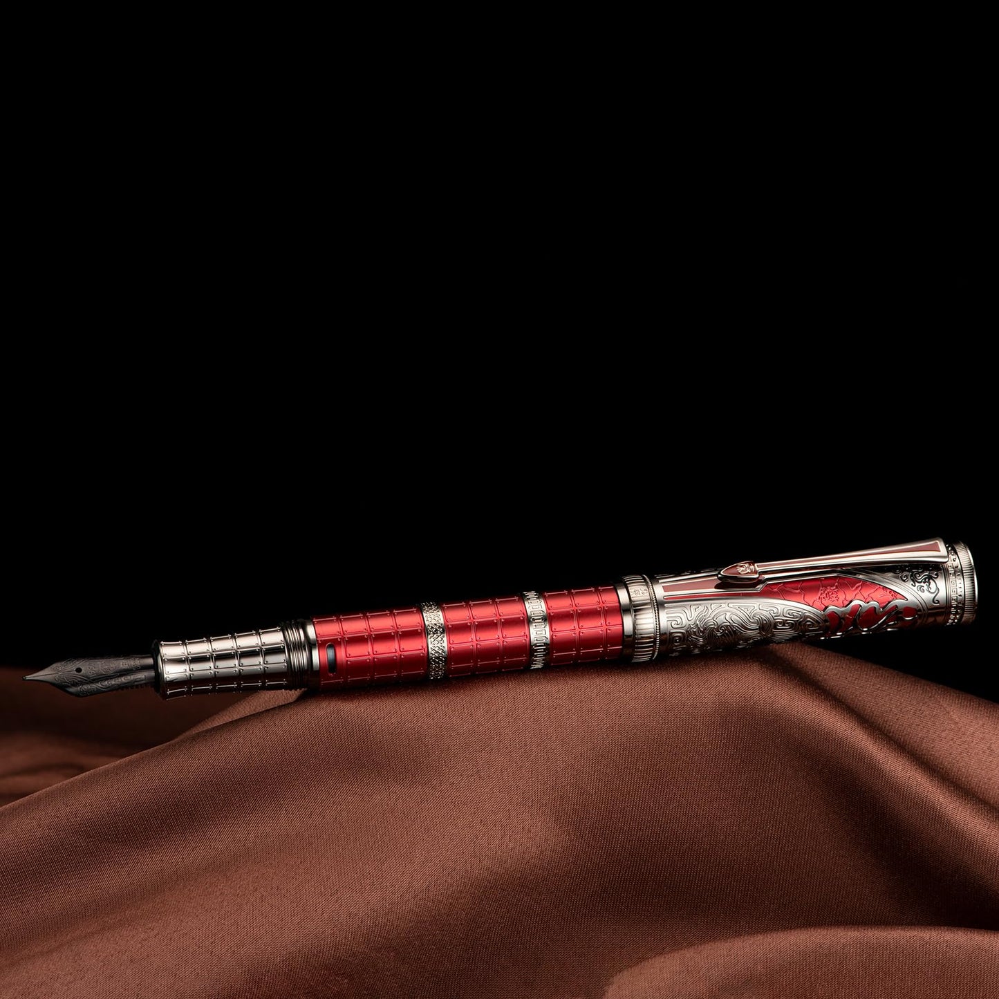 D5 Qin Dynasty Fountain Pen - Retro Chinese Totem Engraving, Smooth Writing - Pen Box Set
