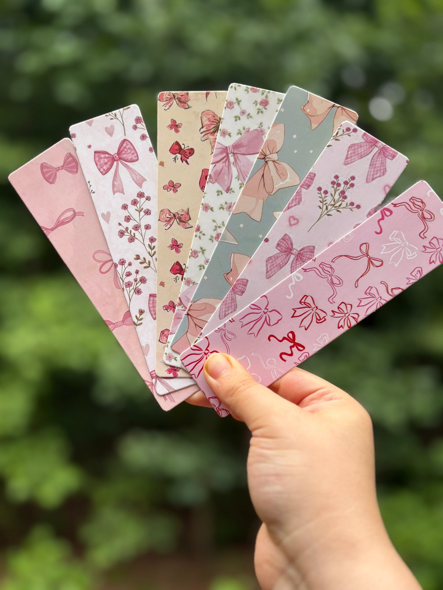 1pc Cute Aesthetic Bookmark| Random Design, Fun Gift for Book Lovers & Students