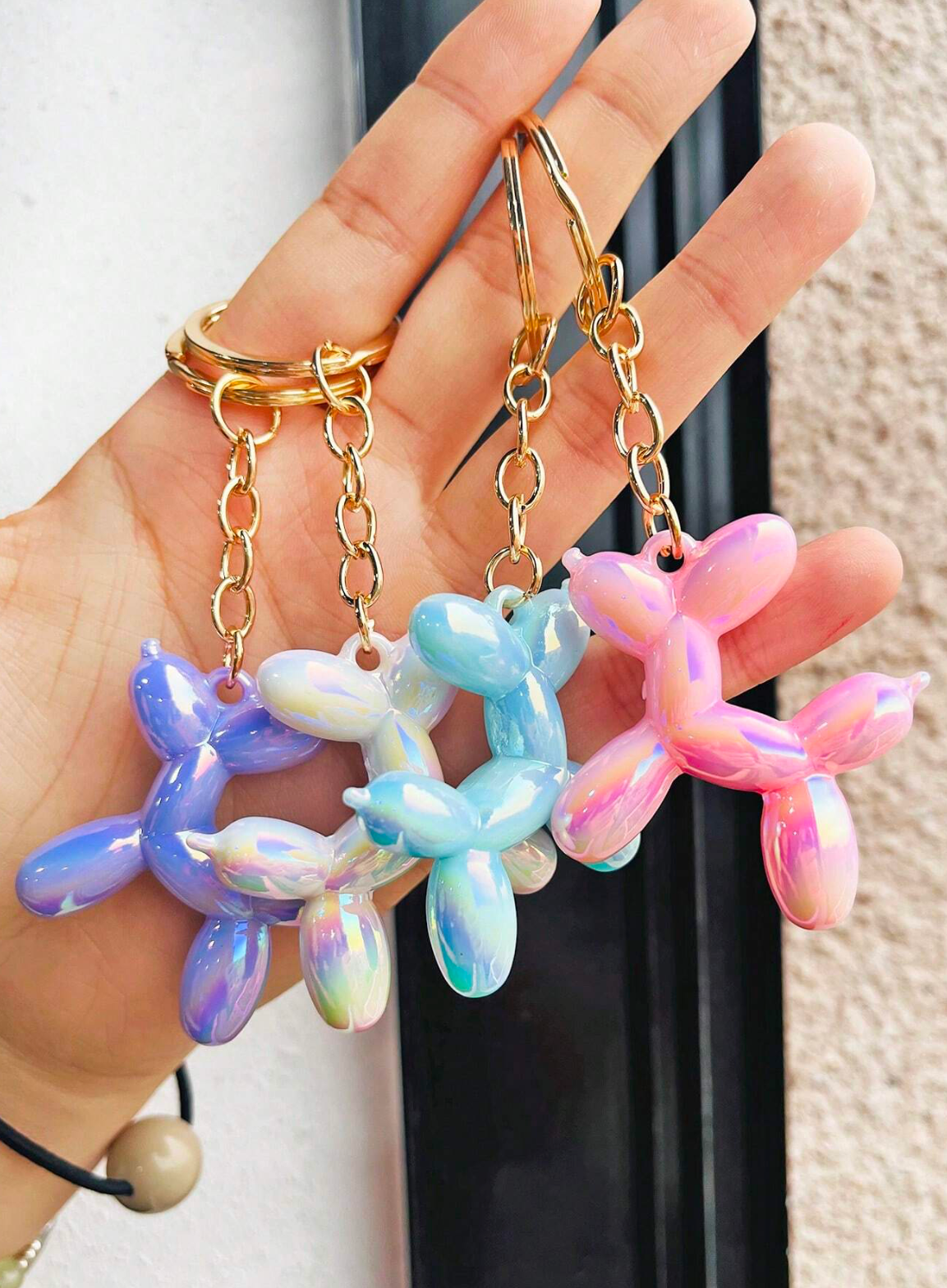 Balloon Dog Keychain – Colorful Pendant for Bags, Wallets & Keys