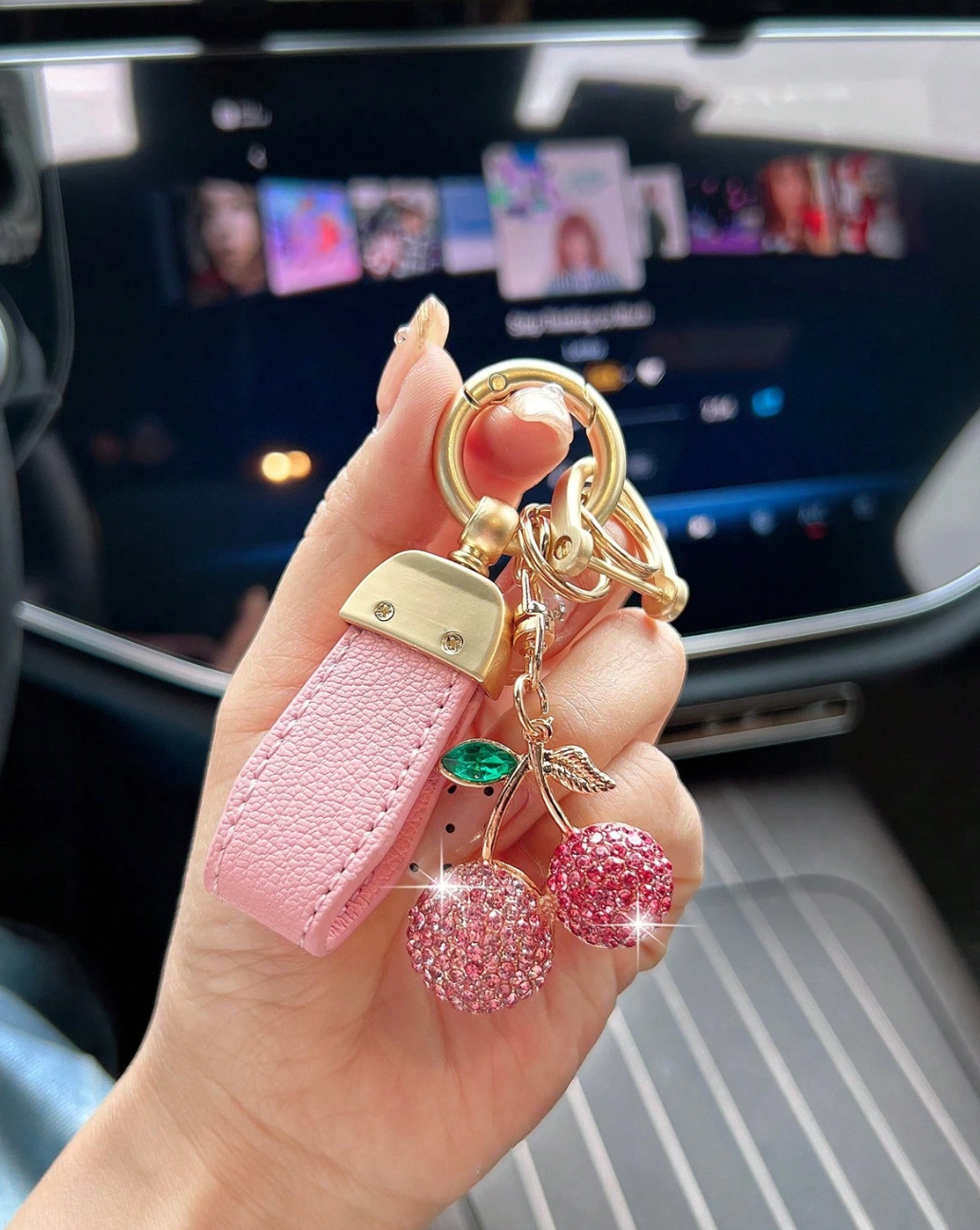 1pc Leather Belt Alloy Rhinestone Cherry Design Car Keychain