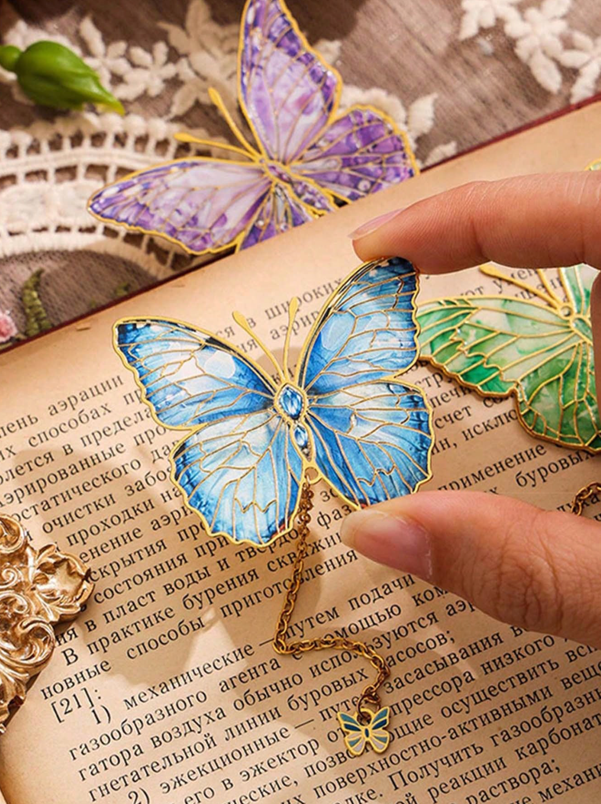 1pc Butterfly Metal Bookmark – Elegant Hollow Design Page Marker for Books, Journals & Planners