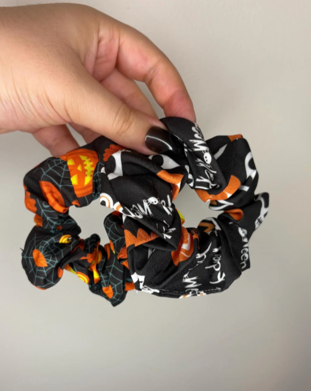 Halloween Hair Tie – Random Color Elastic Scrunchie with Festive Pumpkin and Ghost Designs