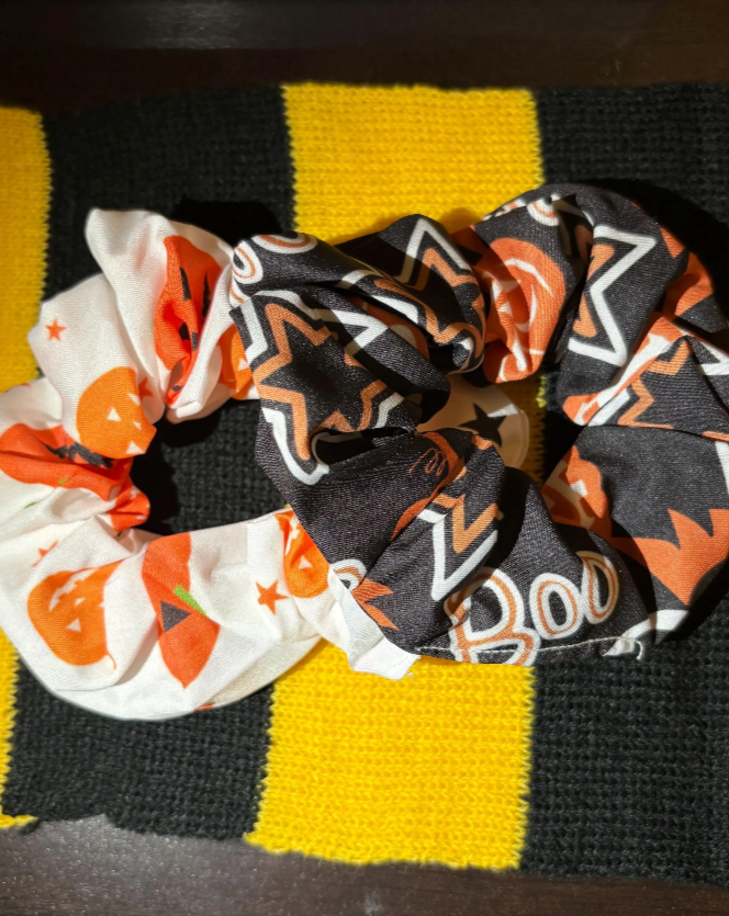Halloween Hair Tie – Random Color Elastic Scrunchie with Festive Pumpkin and Ghost Designs