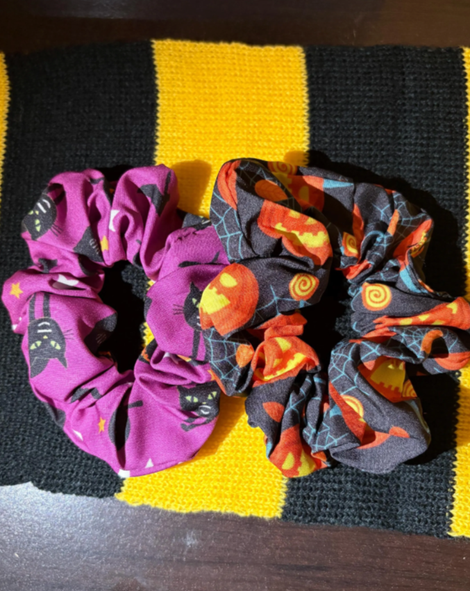 Halloween Hair Tie – Random Color Elastic Scrunchie with Festive Pumpkin and Ghost Designs
