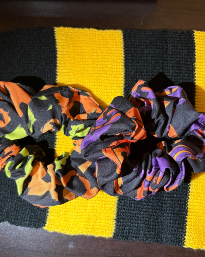 Halloween Hair Tie – Random Color Elastic Scrunchie with Festive Pumpkin and Ghost Designs