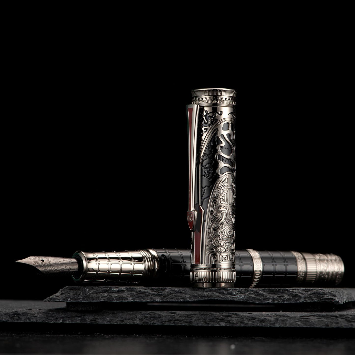 D5 Qin Dynasty Fountain Pen - Retro Chinese Totem Engraving, Smooth Writing - Pen Box Set