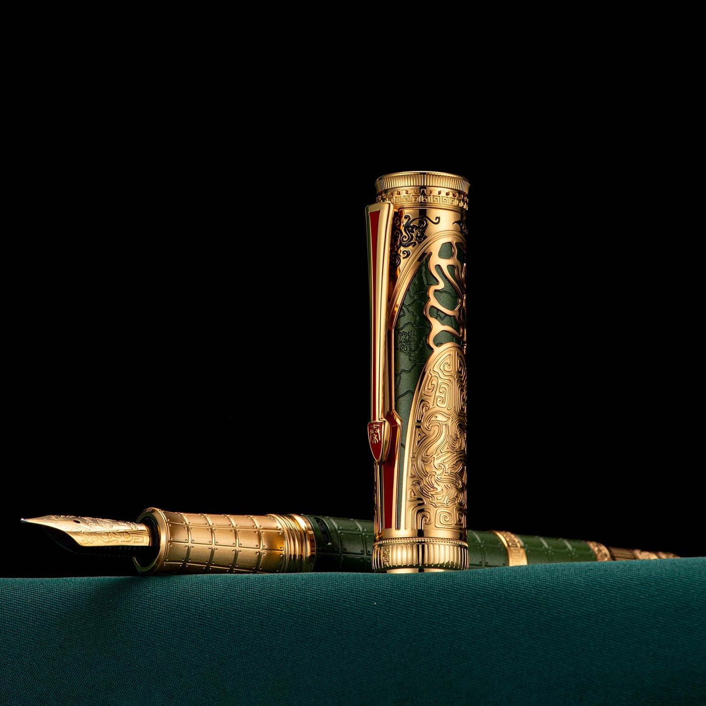D5 Qin Dynasty Fountain Pen - Retro Chinese Totem Engraving, Smooth Writing - Pen Box Set