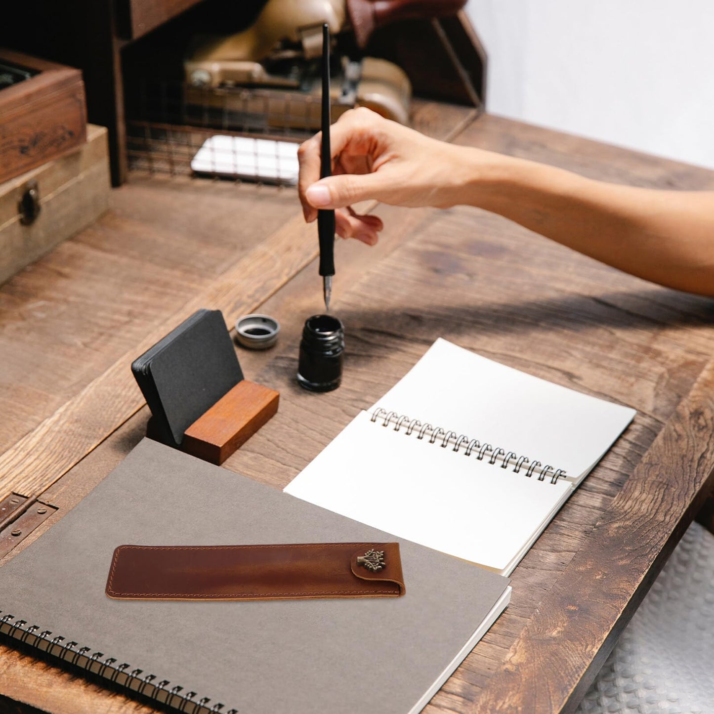 Leather SoloPen Holder: Premium Fountain Pen Sleeve & Desk Accessory