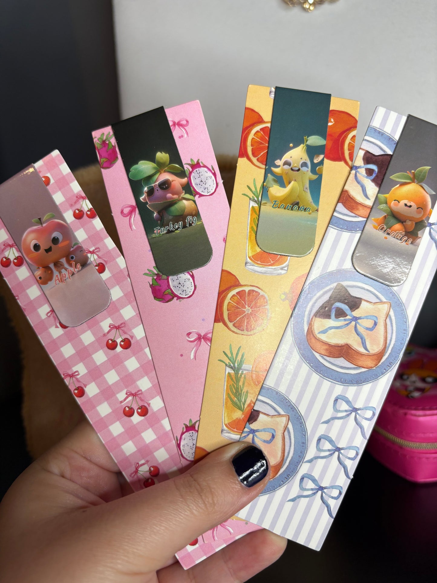Regular bookmark and magnetic bookmark bundle, Random