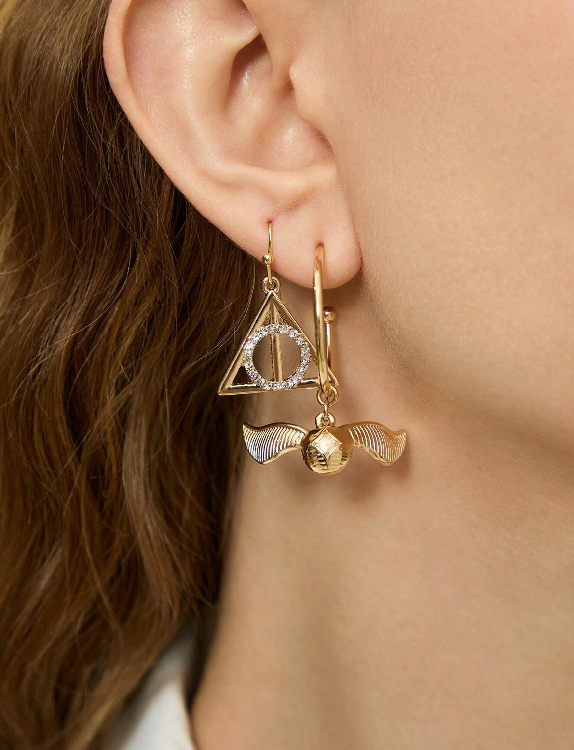 Harry Potter 2 Pairs Earrings in Gold Color - Elegant Accessory for Fans of the Series - Perfect for Gifting and Everyday Wear