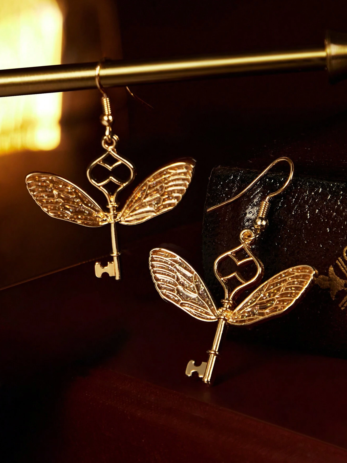 Harry Potter 2 Pairs Earrings in Gold Color - Elegant Accessory for Fans of the Series - Perfect for Gifting and Everyday Wear