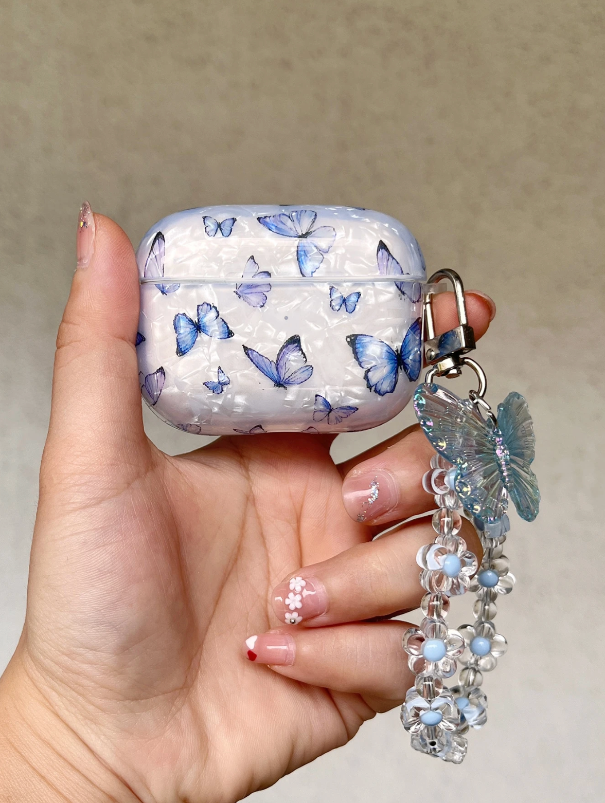Butterfly Pattern AirPods Case – Cute Protective Cover Compatible with AirPods