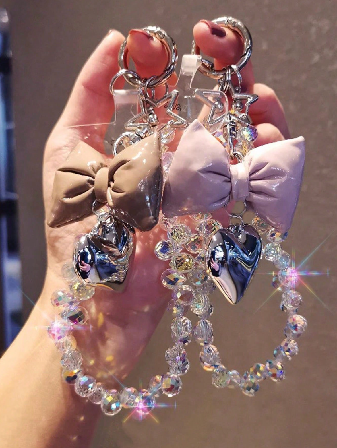 1pc Heart-Shaped Beaded Phone Lanyard – Fashion Wrist Strap with Transparent Patch for Universal Phone Use