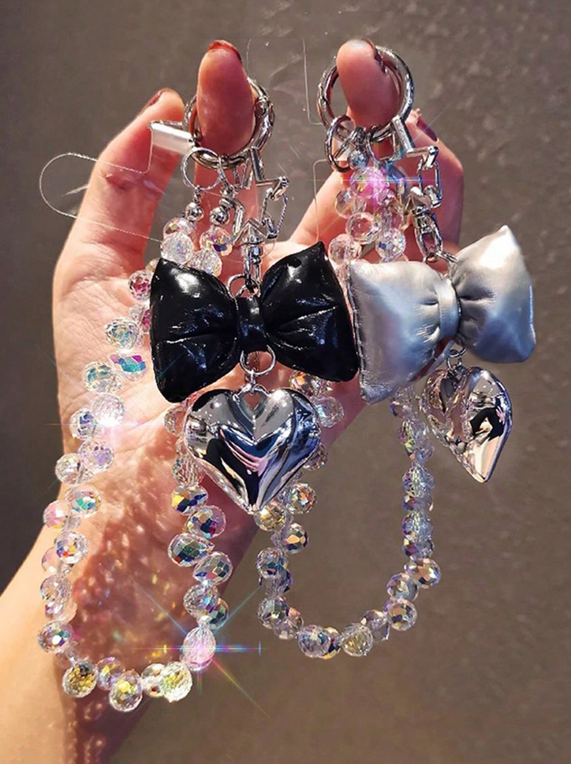 1pc Heart-Shaped Beaded Phone Lanyard – Fashion Wrist Strap with Transparent Patch for Universal Phone Use