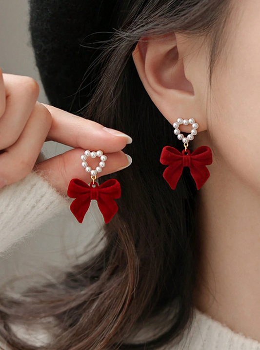 Red Furry Heart Bow Earrings with Faux Pearls – Cute & Elegant Retro Style for Women | Holiday & Valentine’s Day Jewelry