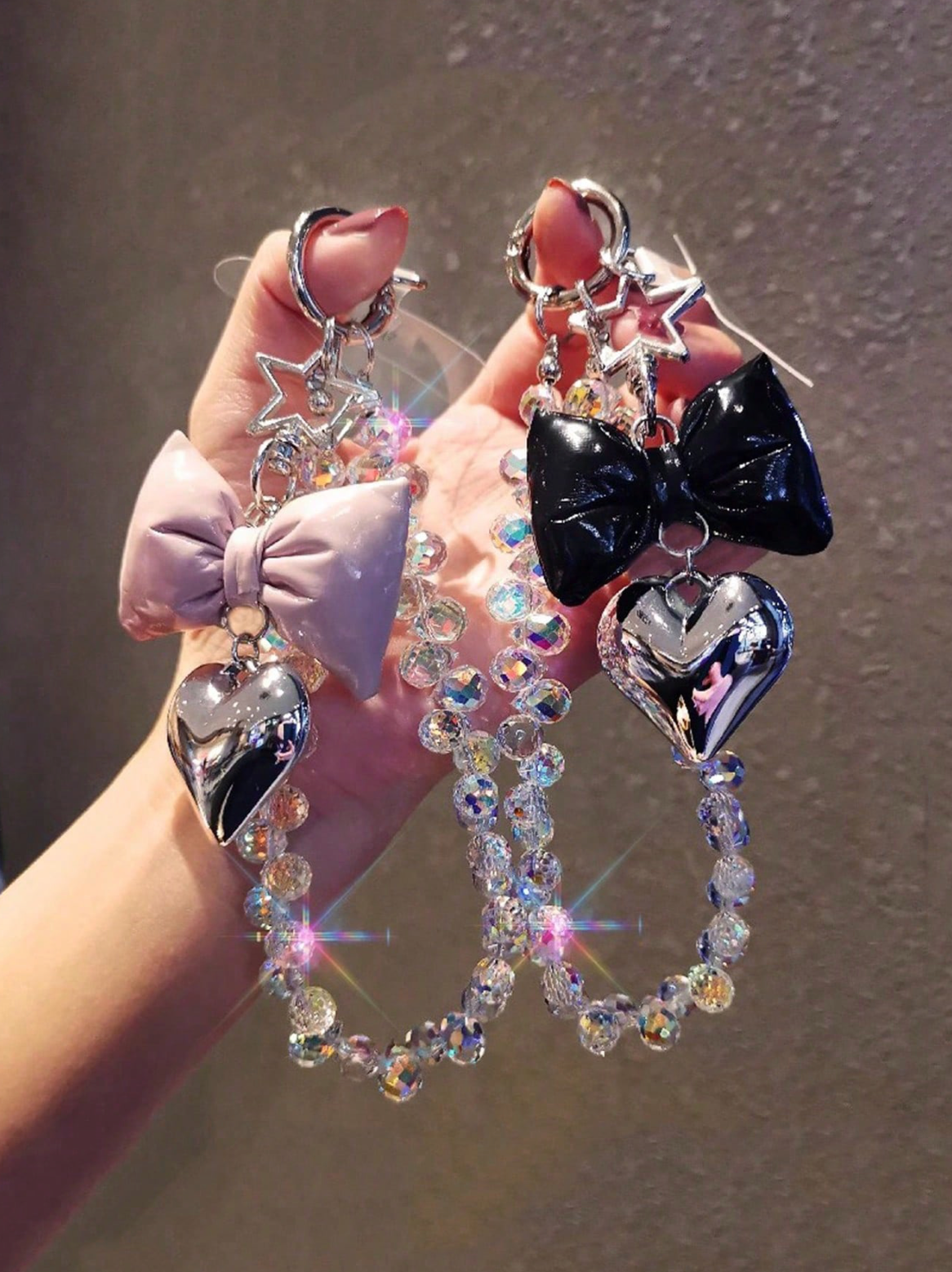 1pc Heart-Shaped Beaded Phone Lanyard – Fashion Wrist Strap with Transparent Patch for Universal Phone Use