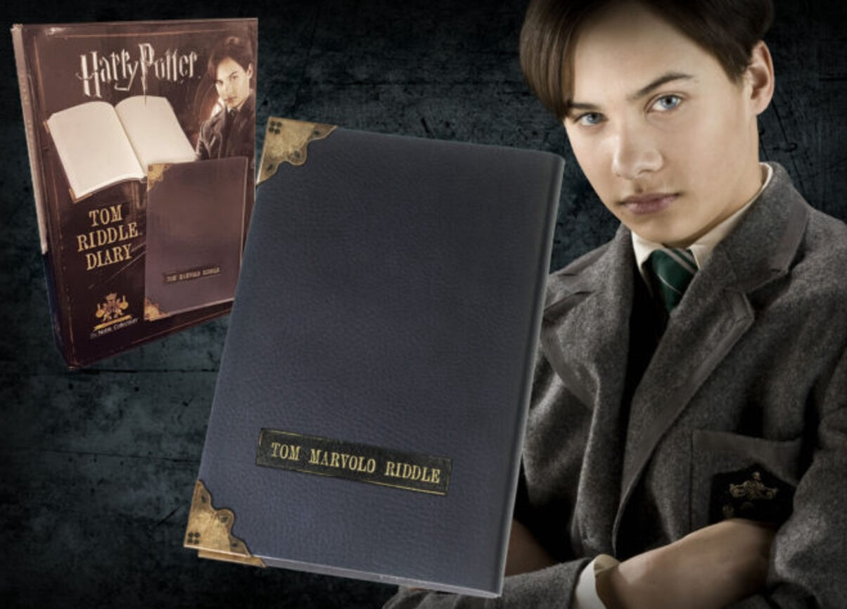 The Noble Collection Harry Potter Tom Riddle Diary Replica with Prestige Quill